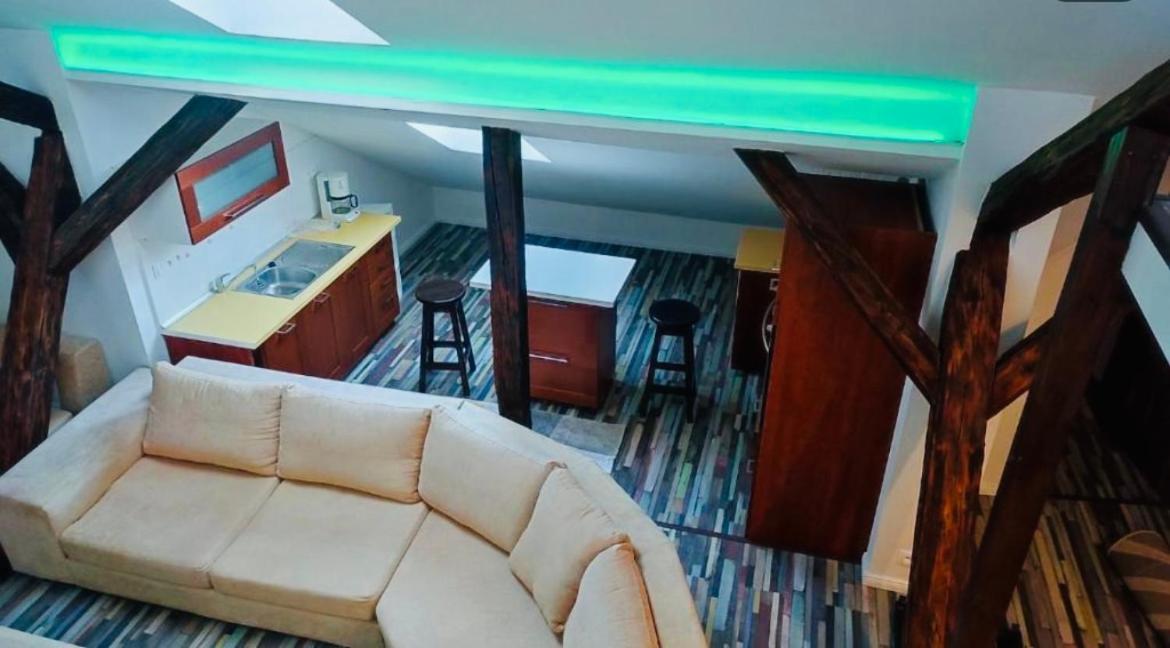 Jokai Apartman Komarno Luaran gambar